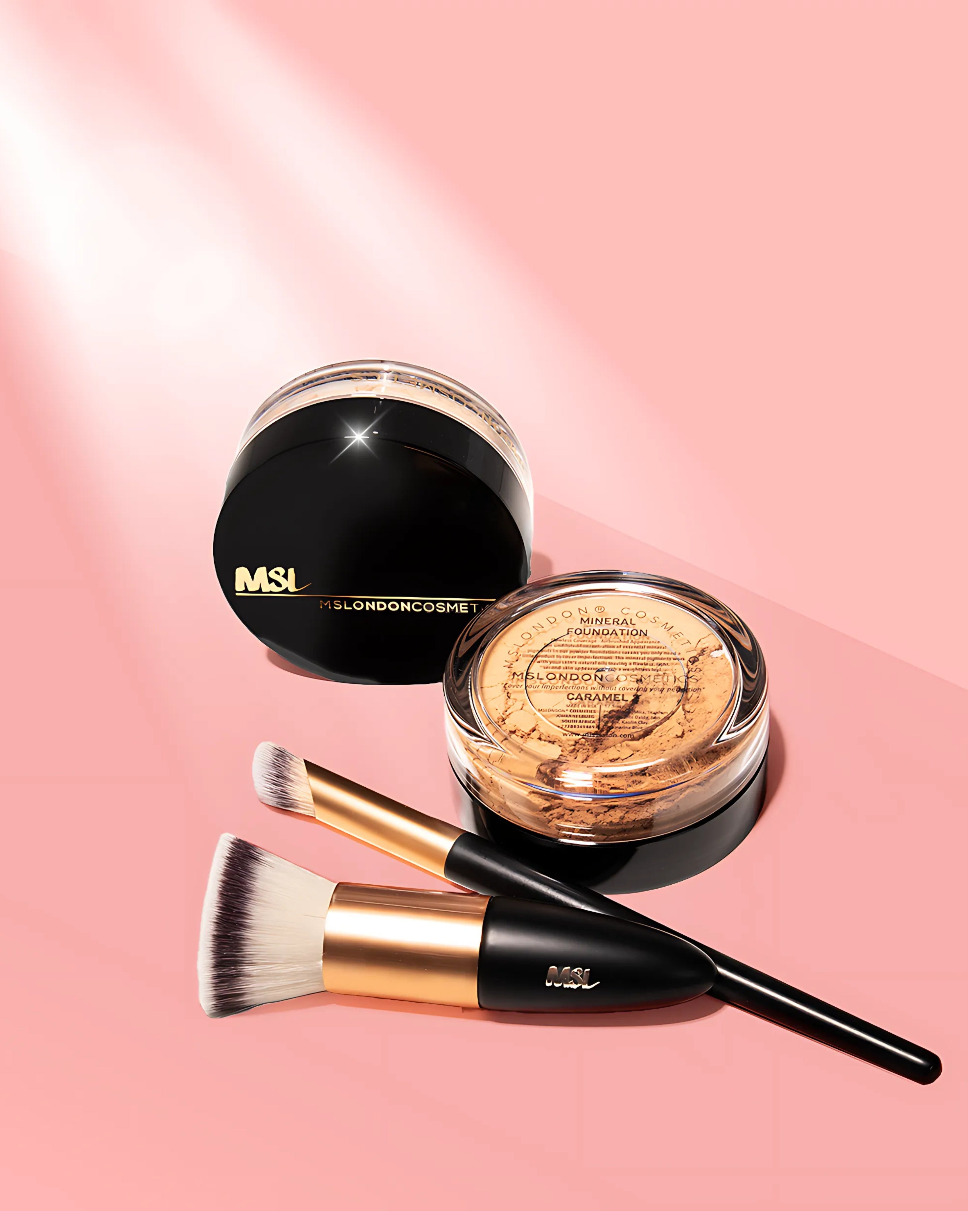 Award-winning <br>Mineral Foundation + Application Brushes